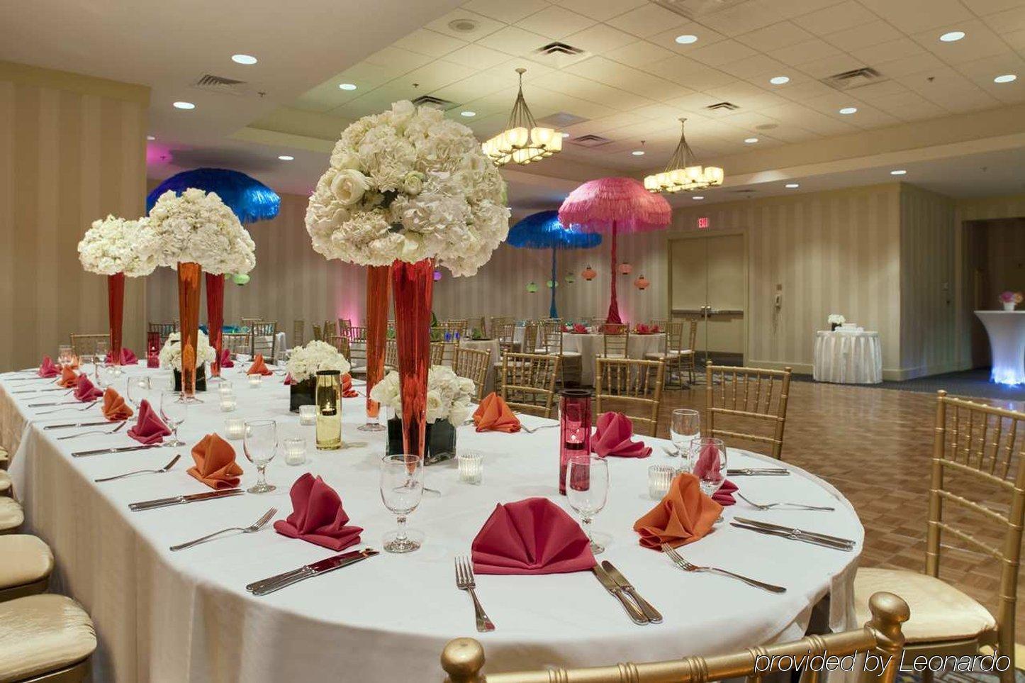 Doubletree By Hilton Washington Dc North/Гейтърсбърг Ресторант снимка