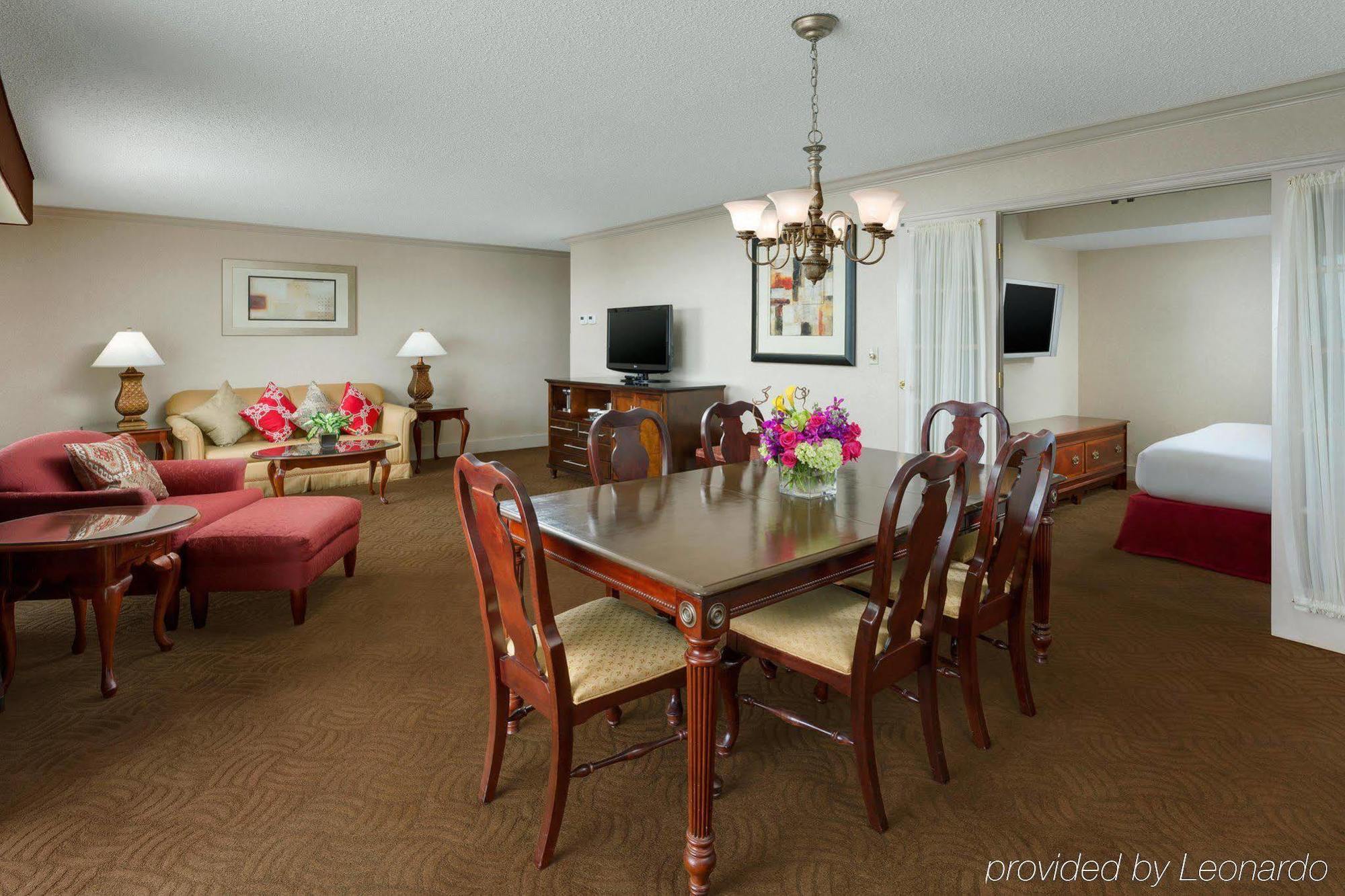 Doubletree By Hilton Washington Dc North/Гейтърсбърг Екстериор снимка
