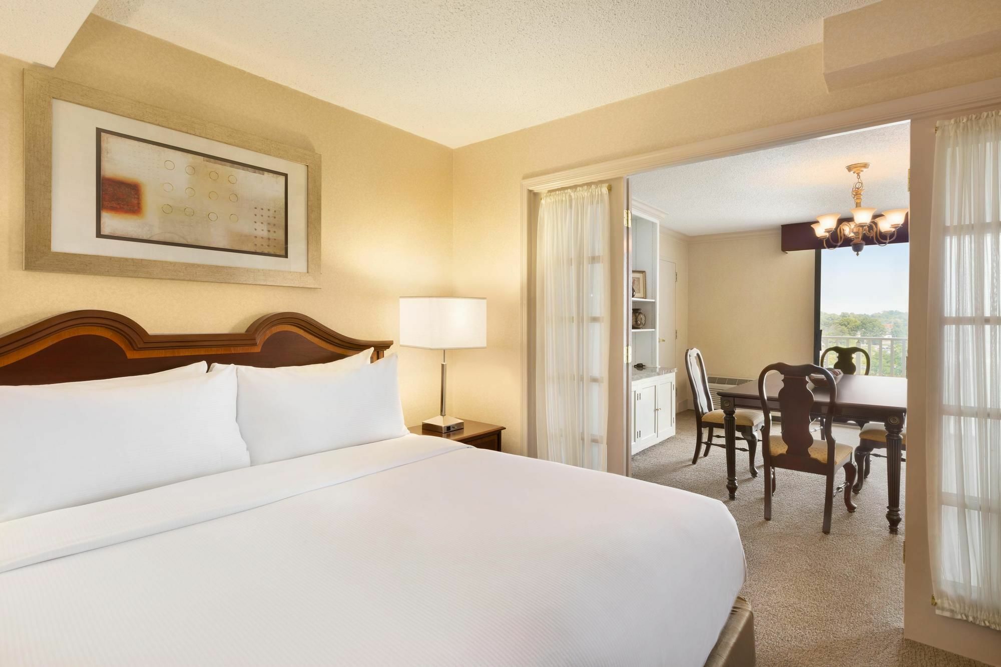 Doubletree By Hilton Washington Dc North/Гейтърсбърг Екстериор снимка